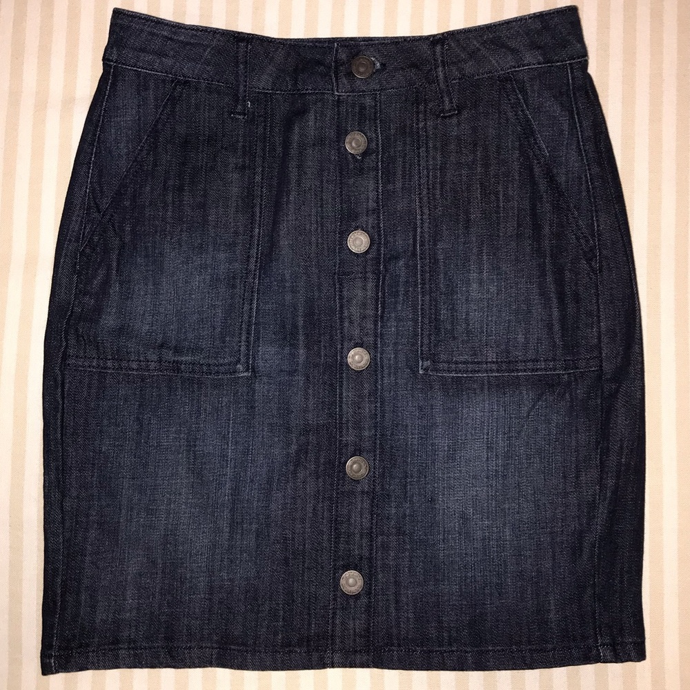 🌴3/$20 Banana Republic Denim Skirt